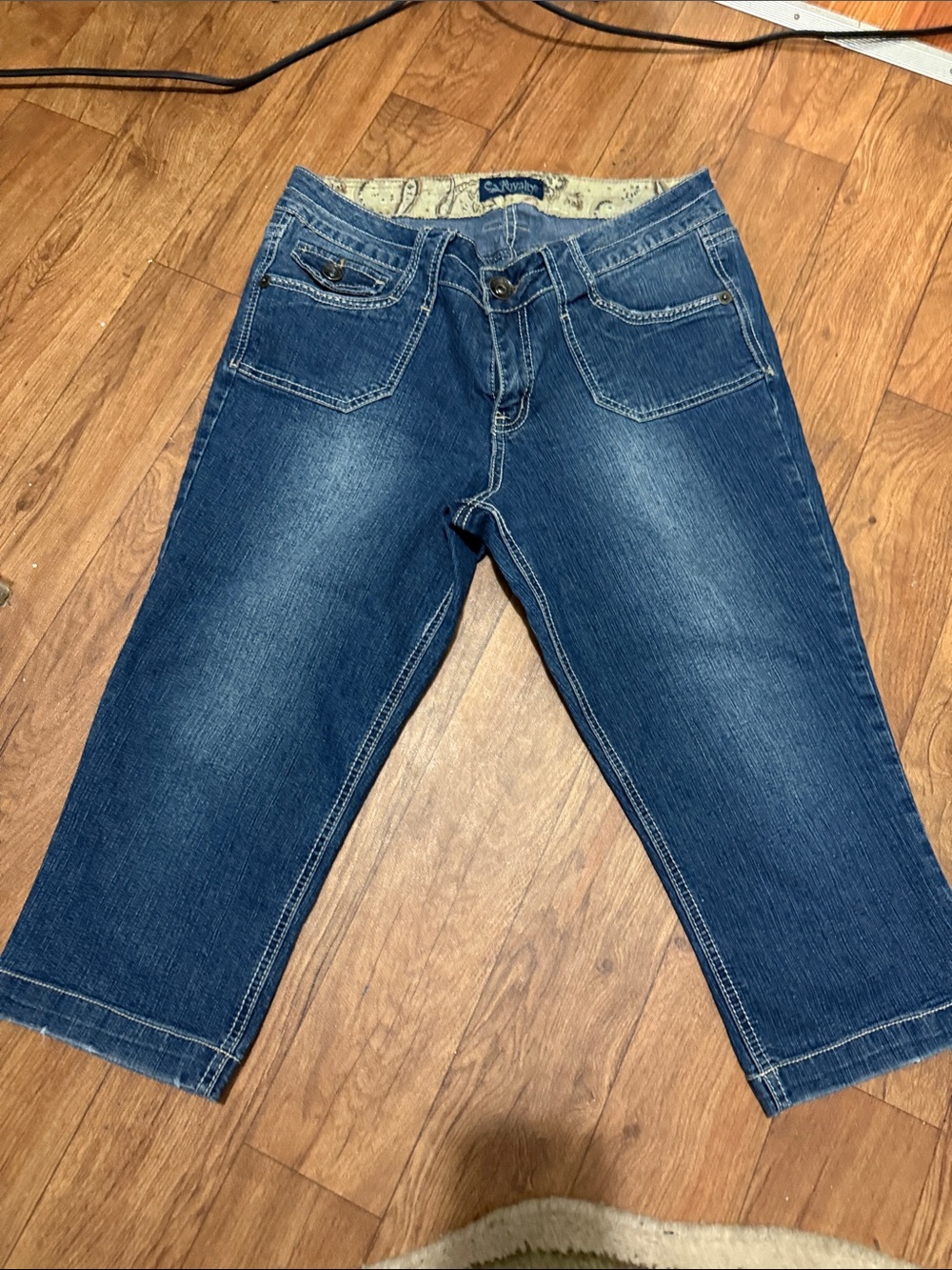 Royalty by YMI capri length excellent condition